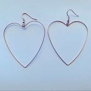 ‼️ 5/$20 Heart shaped dangle earrings